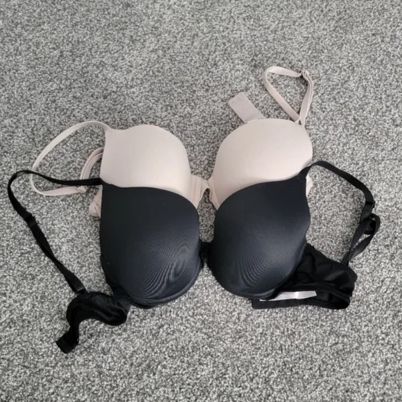 VS Pink Bra Bundle - Picture 1 of 2